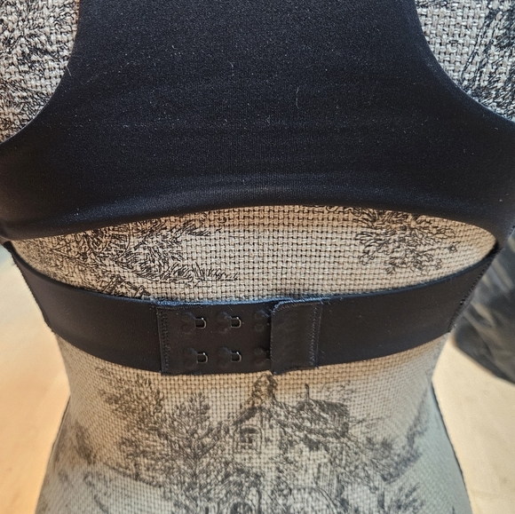 Calia by Carrie Underwood Black Sports Bra Hook Closure Molded Cups size XS - Picture 6 of 11